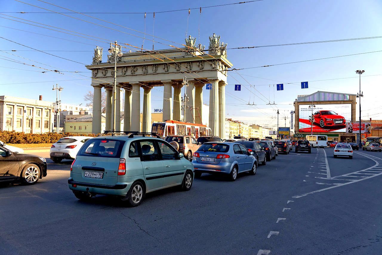 Реклама на экранах в Санкт-Петербурге - Московский проспект, 105